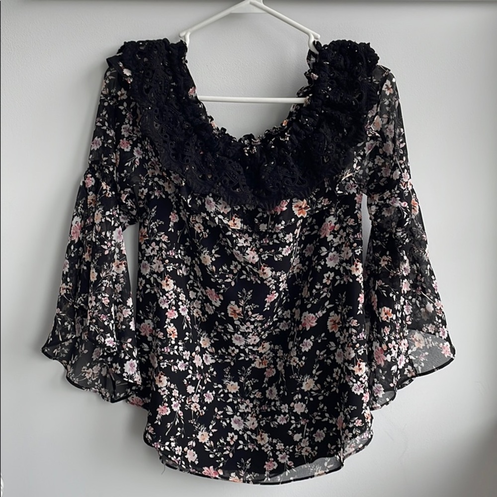 White House black market top XS